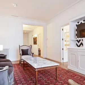 Casa Batllo - Luxury Historic 4bd 4bth For 9 Guests Apartment